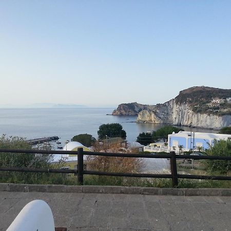 Hotel Villaggio Dei Pescatori Понца Екстериор снимка