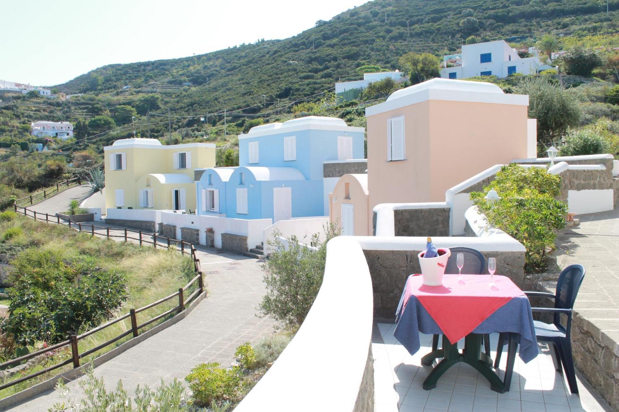 Hotel Villaggio Dei Pescatori Понца Екстериор снимка