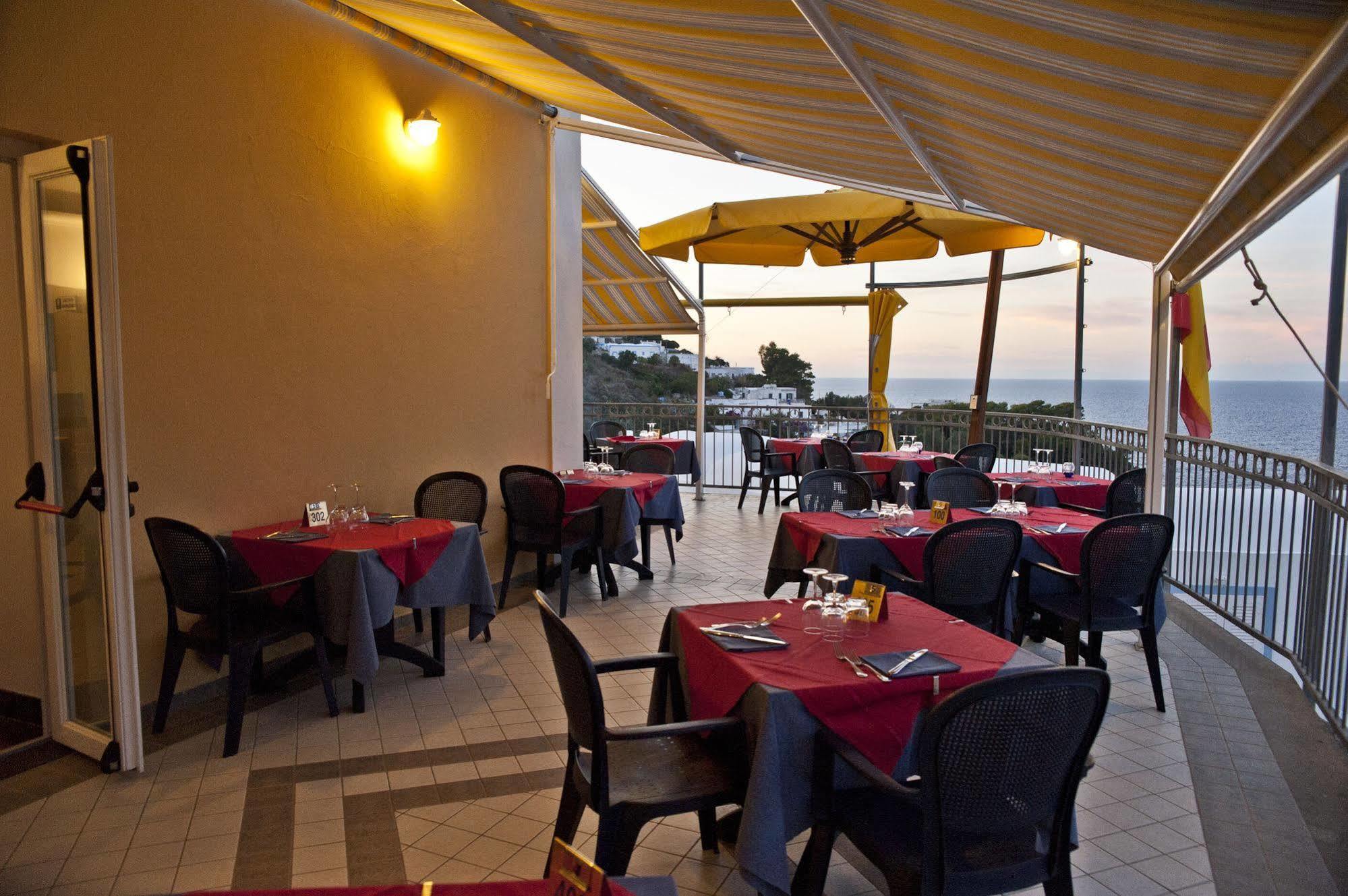 Hotel Villaggio Dei Pescatori Понца Екстериор снимка